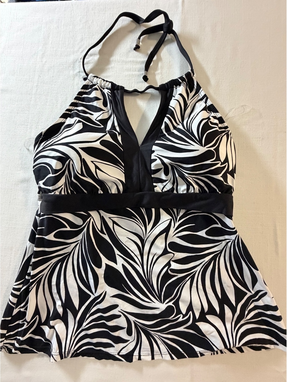NWT 24& Ocean Black and White size 14 Leaf Print Halter Swim Dress with UPF 50+